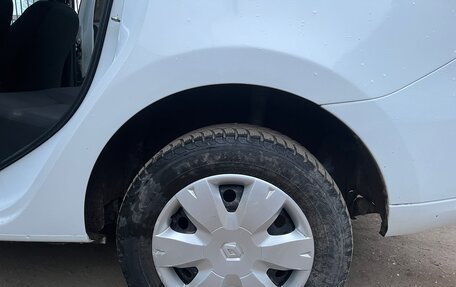 Renault Logan II, 2015 год, 560 000 рублей, 11 фотография