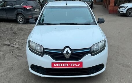 Renault Logan II, 2015 год, 560 000 рублей, 2 фотография