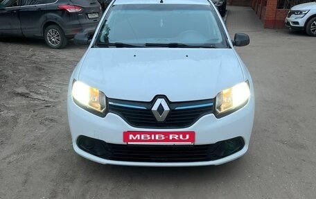 Renault Logan II, 2015 год, 560 000 рублей, 3 фотография