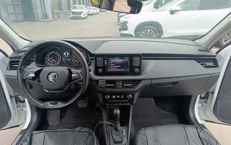 Skoda Rapid II, 2022 год, 1 700 000 рублей, 20 фотография
