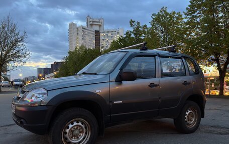 Chevrolet Niva I рестайлинг, 2011 год, 750 000 рублей, 3 фотография