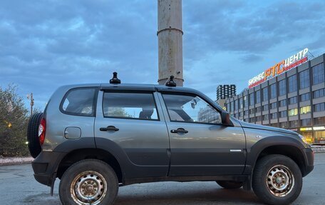 Chevrolet Niva I рестайлинг, 2011 год, 750 000 рублей, 4 фотография