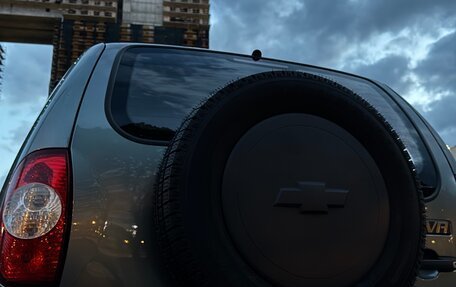Chevrolet Niva I рестайлинг, 2011 год, 750 000 рублей, 9 фотография