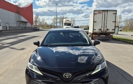 Toyota Camry, 2018 год, 3 200 000 рублей, 2 фотография