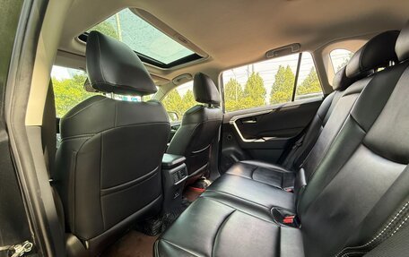 Toyota RAV4, 2021 год, 2 661 500 рублей, 7 фотография