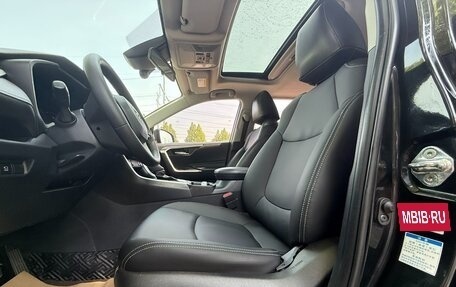 Toyota RAV4, 2021 год, 2 661 500 рублей, 6 фотография