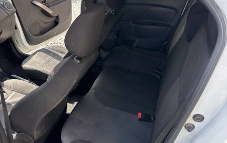 Renault Logan II, 2017 год, 450 000 рублей, 5 фотография