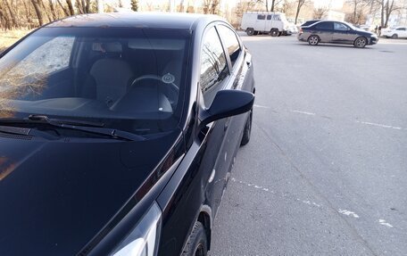 Hyundai Solaris II рестайлинг, 2011 год, 430 000 рублей, 5 фотография