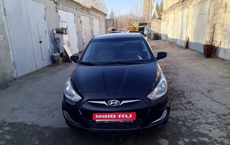 Hyundai Solaris II рестайлинг, 2011 год, 430 000 рублей, 7 фотография