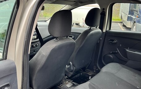 Renault Logan II, 2016 год, 680 000 рублей, 18 фотография