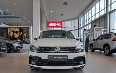 Volkswagen Tiguan II, 2018 год, 2 877 000 рублей, 2 фотография