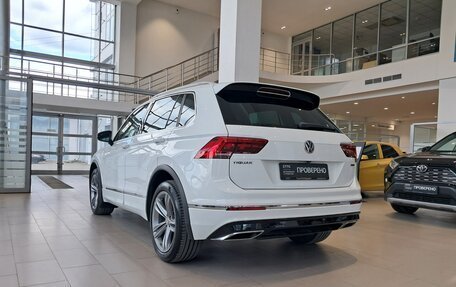 Volkswagen Tiguan II, 2018 год, 2 877 000 рублей, 8 фотография