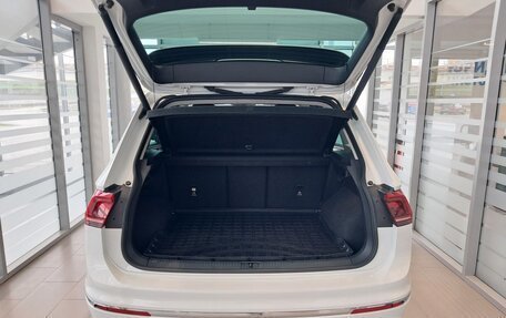 Volkswagen Tiguan II, 2018 год, 2 877 000 рублей, 12 фотография