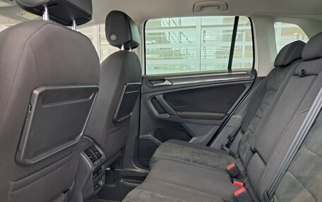 Volkswagen Tiguan II, 2018 год, 2 877 000 рублей, 15 фотография