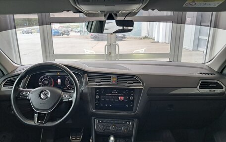 Volkswagen Tiguan II, 2018 год, 2 877 000 рублей, 17 фотография