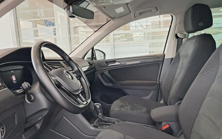 Volkswagen Tiguan II, 2018 год, 2 877 000 рублей, 20 фотография