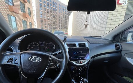 Hyundai Solaris II рестайлинг, 2012 год, 615 000 рублей, 3 фотография
