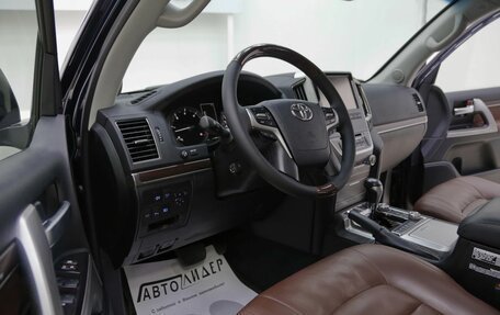 Toyota Land Cruiser 200, 2016 год, 6 099 000 рублей, 8 фотография