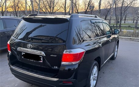 Toyota Highlander III, 2011 год, 2 360 000 рублей, 3 фотография