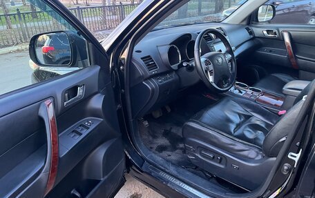 Toyota Highlander III, 2011 год, 2 360 000 рублей, 6 фотография