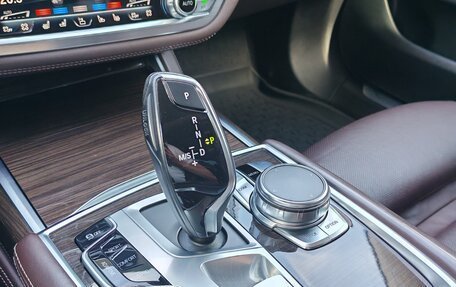 BMW 7 серия, 2016 год, 3 300 000 рублей, 23 фотография