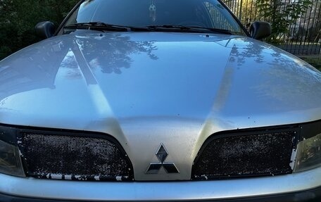 Mitsubishi Carisma I, 2003 год, 320 000 рублей, 2 фотография