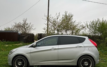 Hyundai Solaris II рестайлинг, 2015 год, 1 100 000 рублей, 3 фотография