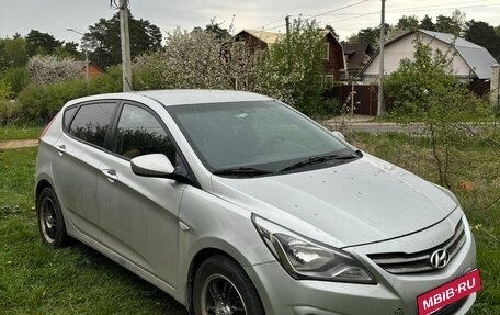 Hyundai Solaris II рестайлинг, 2015 год, 1 100 000 рублей, 8 фотография