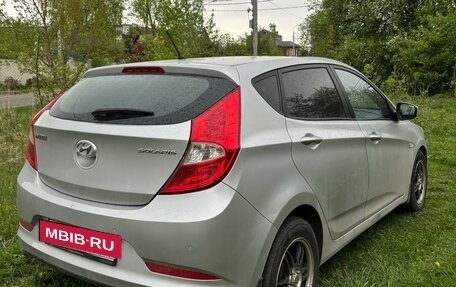 Hyundai Solaris II рестайлинг, 2015 год, 1 100 000 рублей, 6 фотография