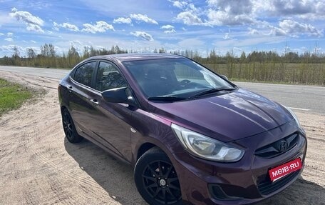 Hyundai Solaris II рестайлинг, 2012 год, 700 000 рублей, 1 фотография