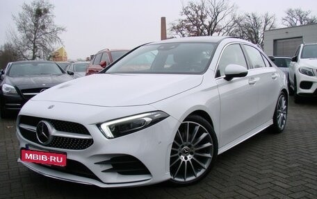Mercedes-Benz A-Класс, 2022 год, 3 400 000 рублей, 2 фотография
