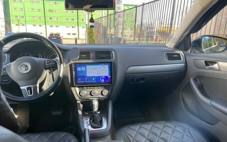 Volkswagen Jetta VI, 2013 год, 999 000 рублей, 4 фотография