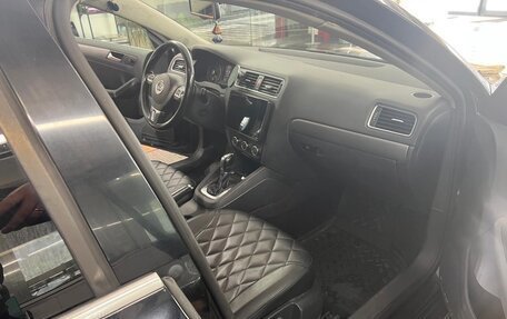 Volkswagen Jetta VI, 2013 год, 999 000 рублей, 8 фотография