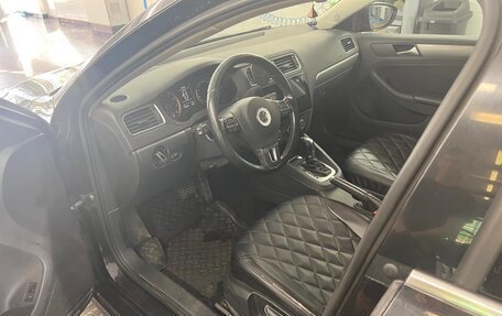Volkswagen Jetta VI, 2013 год, 999 000 рублей, 10 фотография