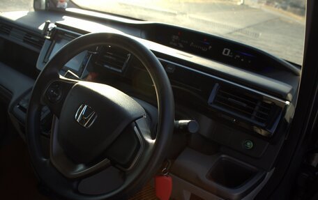 Honda Stepwgn IV, 2017 год, 1 650 000 рублей, 13 фотография