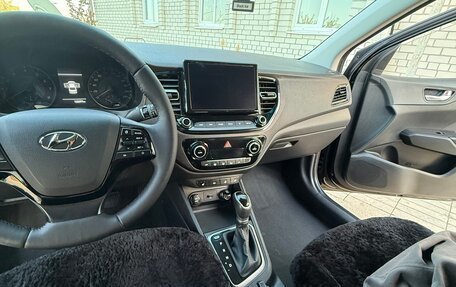 Hyundai Solaris II рестайлинг, 2021 год, 1 690 000 рублей, 5 фотография