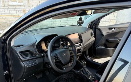 Hyundai Solaris II рестайлинг, 2021 год, 1 690 000 рублей, 6 фотография