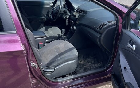 Hyundai Solaris II рестайлинг, 2012 год, 700 000 рублей, 6 фотография