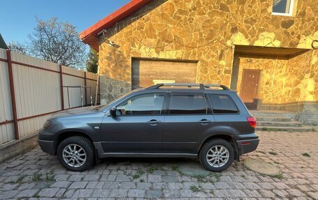 Mitsubishi Outlander III рестайлинг 3, 2003 год, 590 000 рублей, 2 фотография