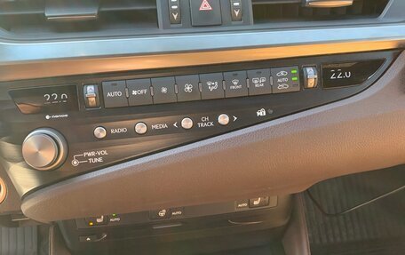 Lexus ES VII, 2020 год, 5 900 000 рублей, 10 фотография