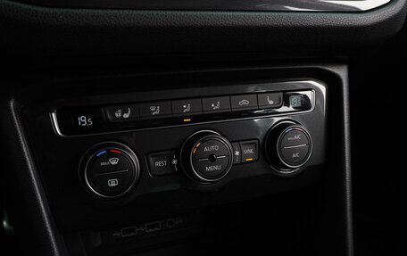 Volkswagen Tiguan II, 2019 год, 2 469 000 рублей, 14 фотография