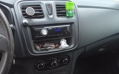 Renault Logan II, 2016 год, 320 000 рублей, 1 фотография