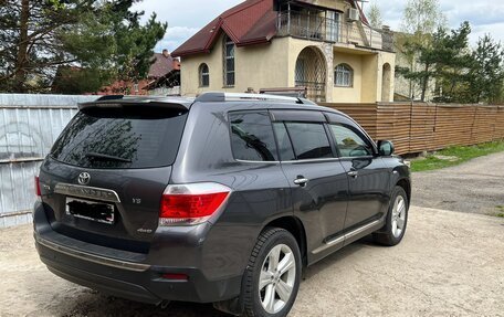Toyota Highlander III, 2011 год, 2 300 000 рублей, 5 фотография