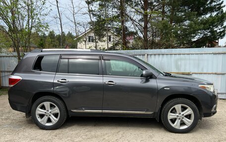 Toyota Highlander III, 2011 год, 2 300 000 рублей, 6 фотография
