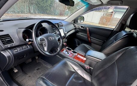Toyota Highlander III, 2011 год, 2 300 000 рублей, 7 фотография