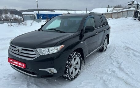 Toyota Highlander III, 2010 год, 1 420 000 рублей, 2 фотография