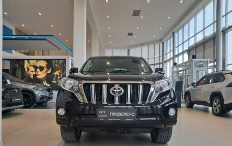 Toyota Land Cruiser Prado 150 рестайлинг 2, 2013 год, 3 393 000 рублей, 2 фотография
