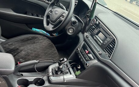 Hyundai Elantra VI рестайлинг, 2016 год, 1 330 000 рублей, 2 фотография