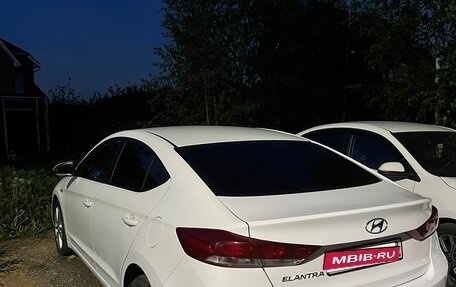 Hyundai Elantra VI рестайлинг, 2016 год, 1 330 000 рублей, 9 фотография