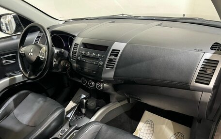 Mitsubishi Outlander III рестайлинг 3, 2012 год, 1 200 000 рублей, 13 фотография